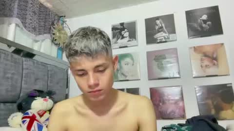 Snapshot of andy_belier chatting on 11-12-25, 06:08 Andy online show from 11-12-25, 06:08