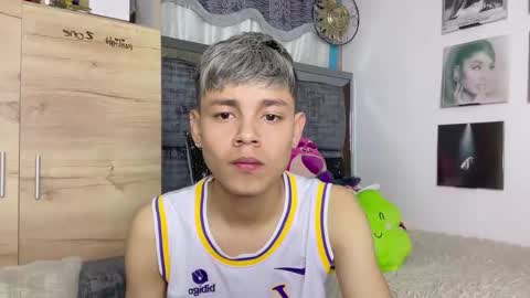 Snapshot of andy_belier chatting on 11-19-25, 04:18 Andy online show from 11-19-25, 04:18