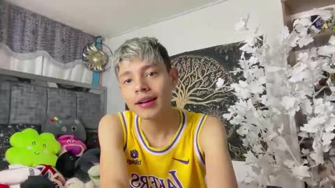 Snapshot of andy_belier chatting on 12-05-25, 03:52 Andy online show from 12-05-25, 03:52