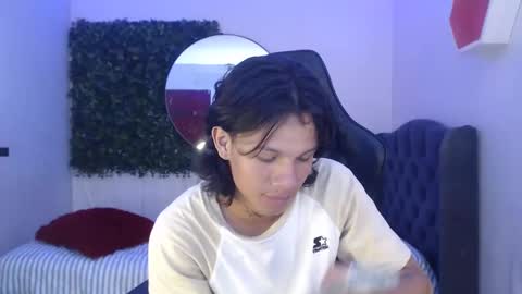 andy_dan1 online show from 01-28-25, 06:17