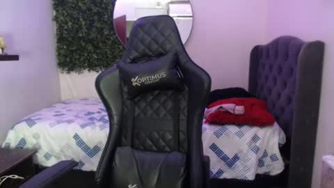 andy_dan1 online show from 03-12-25, 12:57