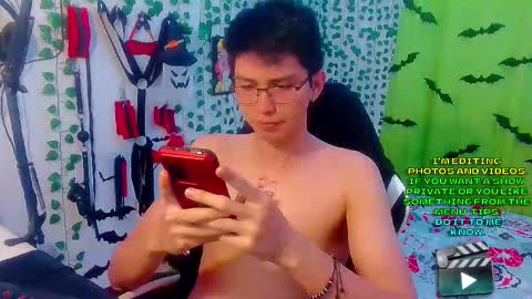 Andy Gray online show from 11-12-25, 01:39