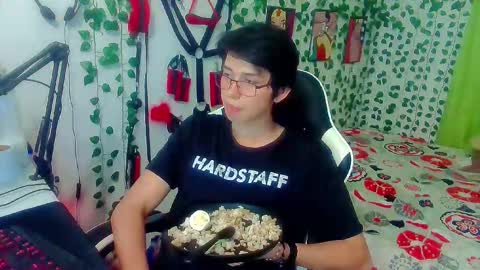 Snapshot of andy_gray01 chatting on 02-03-26, 10:48 Andy Gray online show from 02-03-26, 10:48