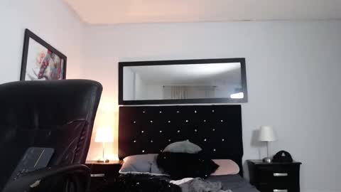 andy_smith333 online show from 02-04-25, 12:40