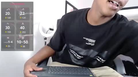 andy_smith333 online show from 03-01-25, 08:42