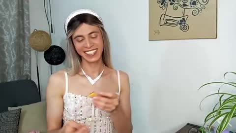 Snapshot of andy_vander chatting on 10-31-25, 01:06 Andy van der Rose online show from 10-31-25, 01:06