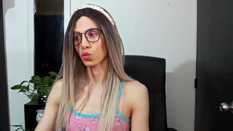 Snapshot of andy_vander chatting on 11-29-25, 09:12 Andy van der Rose online show from 11-29-25, 09:12