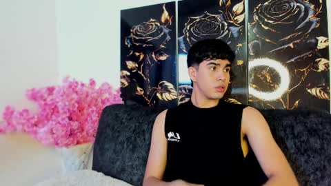 Snapshot of andy_wood1 chatting on 04-06-26, 01:01 andy_wood1 online show from 04-06-26, 01:01