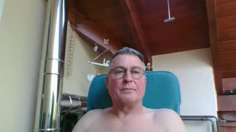 Snapshot of andybayern chatting on 05-08-26, 01:49 andybayern online show from 05-08-26, 01:49
