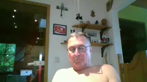 Snapshot of andybayern chatting on 05-19-26, 05:30 andybayern online show from 05-19-26, 05:30