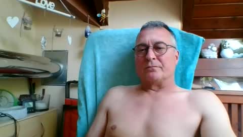 Snapshot of andybayern chatting on 05-27-26, 03:09 andybayern online show from 05-27-26, 03:09