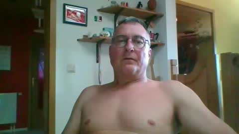 Snapshot of andybayern chatting on 05-28-26, 02:25 andybayern online show from 05-28-26, 02:25
