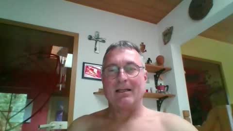 Snapshot of andybayern chatting on 06-10-26, 02:27 andybayern online show from 06-10-26, 02:27