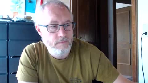 Snapshot of andyberg8 chatting on 10-14-25, 02:40 Andy online show from 10-14-25, 02:40