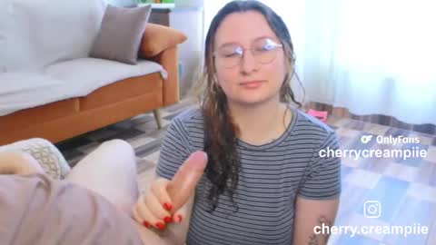 Snapshot of andycherrysecrets chatting on 02-05-26, 02:33 Cherry online show from 02-05-26, 02:33