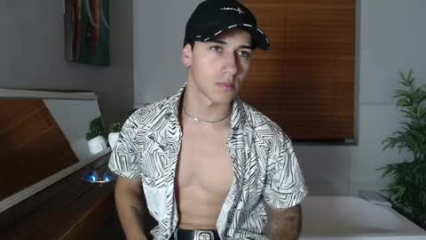 Snapshot of andyjoy_ chatting on 05-12-26, 11:18 Andy Joy online show from 05-12-26, 11:18