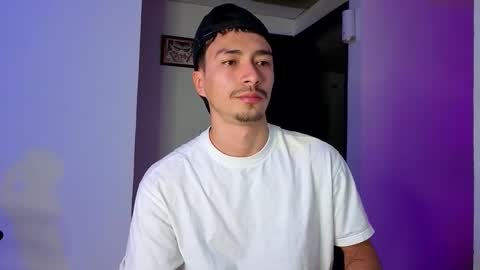 Snapshot of andykoch chatting on 01-10-26, 12:12 Andy online show from 01-10-26, 12:12