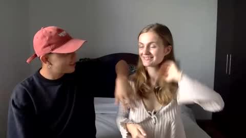 Snapshot of andyzuzka chatting on 02-08-26, 06:55 andyzuzka online show from 02-08-26, 06:55