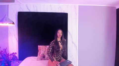 Snapshot of aneesaval chatting on 10-17-25, 11:35 ANEE SAVAL online show from 10-17-25, 11:35