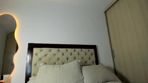 Snapshot of aneko_morii chatting on 03-20-26, 05:12 online show from 03-20-26, 05:12