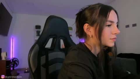      online show from 04-01-26, 03:18