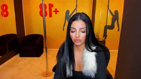 Snapshot of anemariejolie chatting on 01-18-25, 09:55 Anne online show from 01-18-25, 09:55