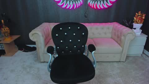 Snapshot of anemariejolie chatting on 02-05-25, 08:57 Anne online show from 02-05-25, 08:57