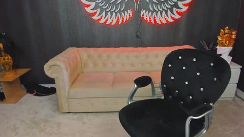 Snapshot of anemariejolie chatting on 02-06-25, 10:00 Anne online show from 02-06-25, 10:00
