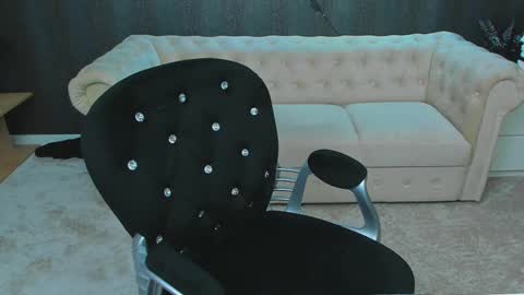 Snapshot of anemariejolie chatting on 02-10-25, 10:51 Anne online show from 02-10-25, 10:51