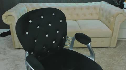 Snapshot of anemariejolie chatting on 02-14-25, 08:37 Anne online show from 02-14-25, 08:37