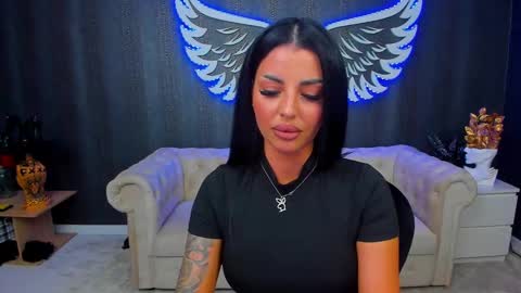 Snapshot of anemariejolie chatting on 03-08-25, 01:17 Anne online show from 03-08-25, 01:17