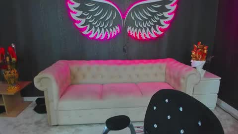 Snapshot of anemariejolie chatting on 09-28-25, 04:23 Anne online show from 09-28-25, 04:23