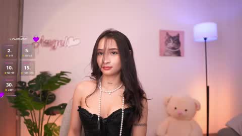 Snapshot of angeeel_ chatting on 10-31-25, 02:12 Angel online show from 10-31-25, 02:12