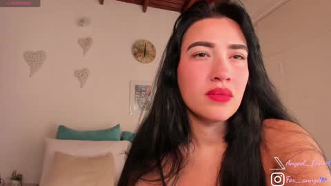 Snapshot of angeel_fox chatting on 12-28-24, 05:25 Angel online show from 12-28-24, 05:25