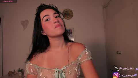 Snapshot of angeel_fox chatting on 12-29-24, 01:34 Angel online show from 12-29-24, 01:34