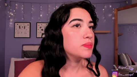 Snapshot of angeel_fox chatting on 01-12-25, 01:32 Angel online show from 01-12-25, 01:32