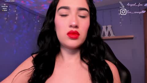 Snapshot of angeel_fox chatting on 01-30-25, 11:44 Angel online show from 01-30-25, 11:44