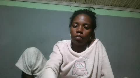 Snapshot of angeeliine chatting on 06-11-26, 08:40 angeeliine online show from 06-11-26, 08:40