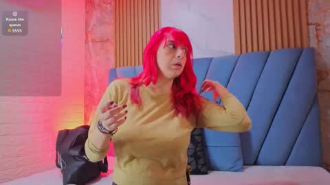 Snapshot of angel__red_ chatting on 11-23-25, 03:06 angel__red_ online show from 11-23-25, 03:06