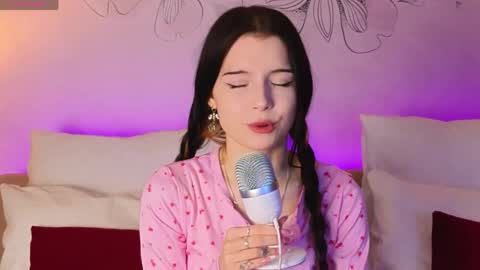 Snapshot of angel__rossee chatting on 04-28-26, 04:56 Rose 18 New here online show from 04-28-26, 04:56