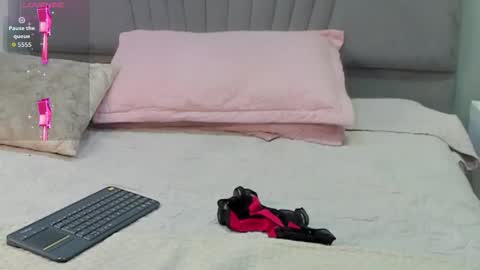 Snapshot of angel_adamx chatting on 11-11-25, 03:17 Angel online show from 11-11-25, 03:17