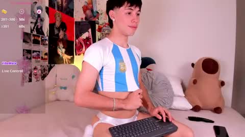 Snapshot of angel_bless19 chatting on 06-29-26, 07:47 Angel help me with 100 thumbs up online show from 06-29-26, 07:47