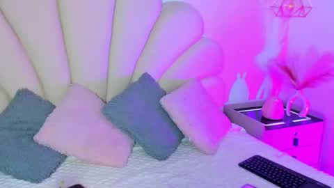 Snapshot of angel_bloom1 chatting on 07-04-26, 02:45 Angel online show from 07-04-26, 02:45
