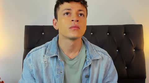 Angel Cuervo online show from 01-12-25, 01:16