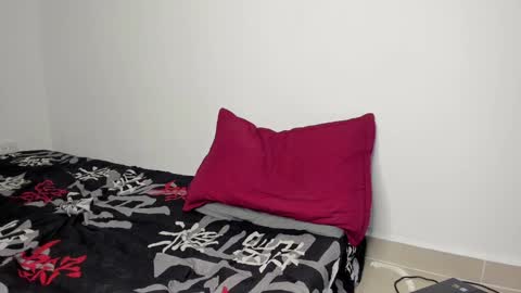 Snapshot of angel_damons_ chatting on 02-05-25, 11:39 Angel Damons online show from 02-05-25, 11:39