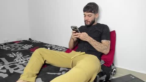 Snapshot of angel_damons_ chatting on 02-16-25, 09:27 Angel Damons online show from 02-16-25, 09:27