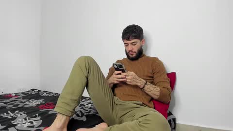 Snapshot of angel_damons_ chatting on 03-01-25, 01:07 Angel Damons online show from 03-01-25, 01:07