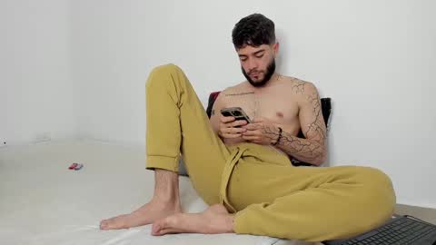 Snapshot of angel_damons_ chatting on 03-10-25, 08:23 Angel Damons online show from 03-10-25, 08:23