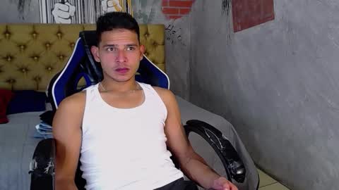 Snapshot of angel_dusstt chatting on 11-26-25, 01:01 Angel Dusstt online show from 11-26-25, 01:01