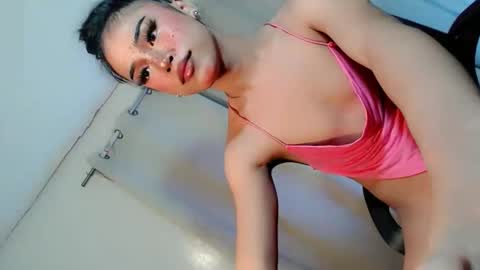 Snapshot of angel_grace18 chatting on 06-09-26, 11:11 angel_grace18 online show from 06-09-26, 11:11